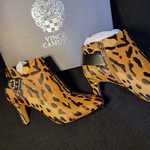 VINCE CAMUTO, Size 8.5 Leopard print Heels
